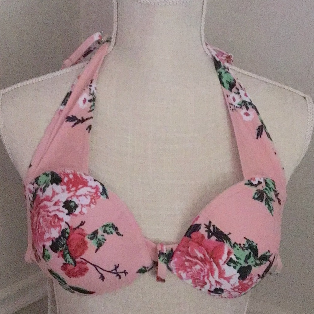 Beachsissi Pink Floral Bikini Top Size Medium NWT